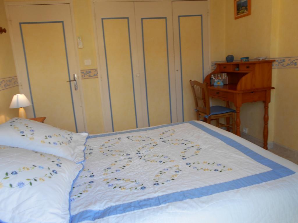 Les Tilleuls B&B Orange  Pokoj fotografie
